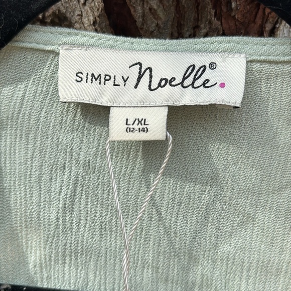 Simply Noelle lightweight laced cardigan - Picture 3 of 7